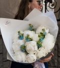 Ramo con peonías blancas 